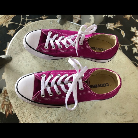 SOLD - Converse W-8, ChuckTaylor All Star Sneakers - Picture 7 of 9